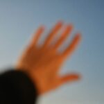 なぜ幸せを前にすると、引いてしまうのか─朝ドラ『ばけばけ』を観ながら感じたこと