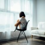 目の前の人を見ているようで、過去の亡霊を見ていませんか？